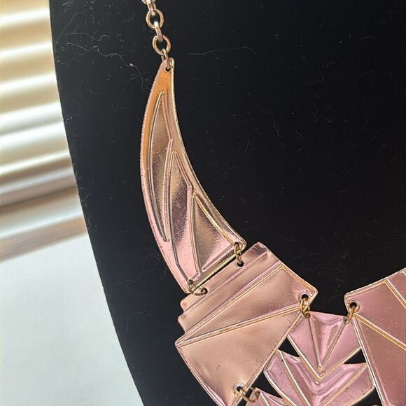 Women’s Vibrant Metal Multicolor Silver tone bib collar statement necklace - Picture 8 of 8